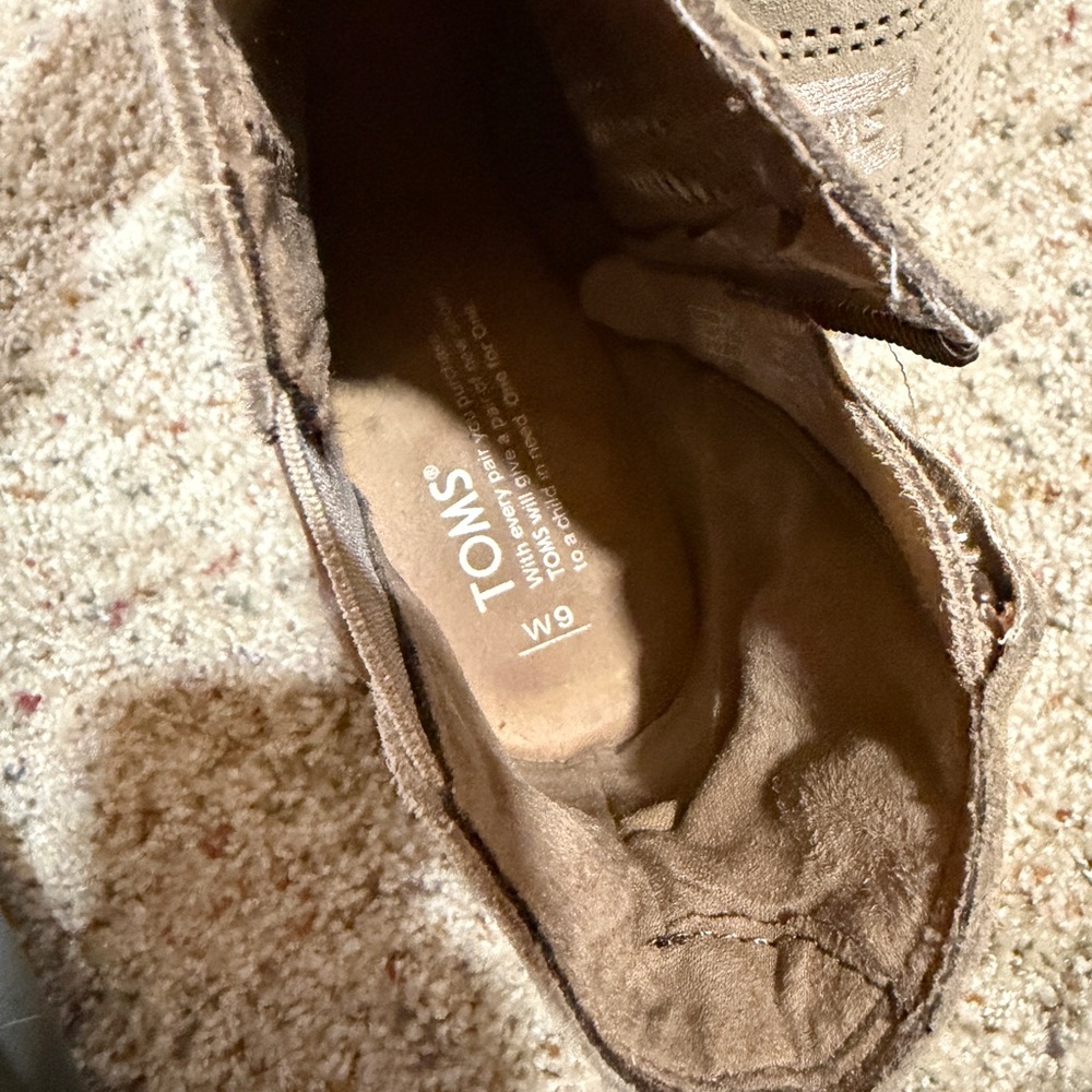 Tom’s Booties - Picture 5 of 6